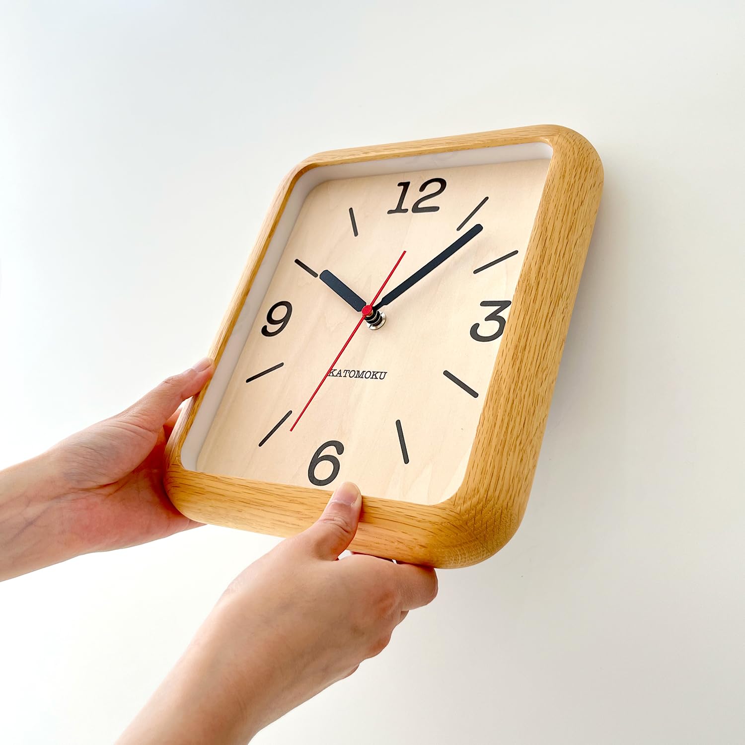 Katomoku SKP電波時計　オーク Amazon.co.jp: KATOMOKU Muku Clock 19 オーク 掛け時計 連続秒針 km